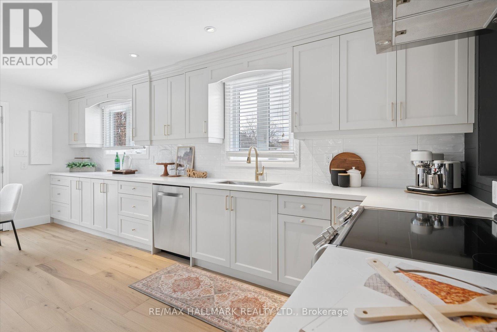 233 Fincham Avenue, Markham, Ontario  L3P 4E4 - Photo 12 - N12845982