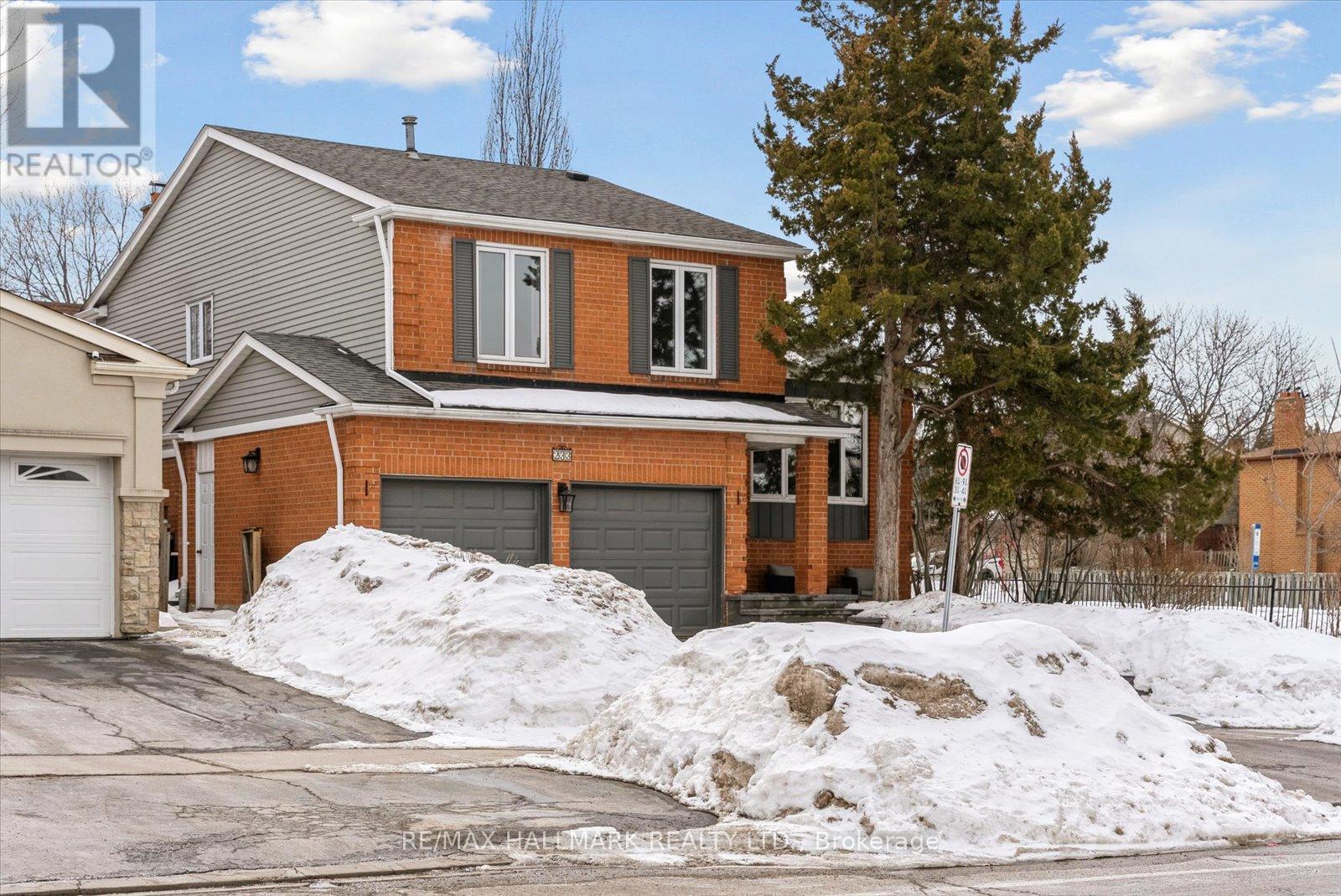 233 Fincham Avenue, Markham, Ontario  L3P 4E4 - Photo 2 - N12845982