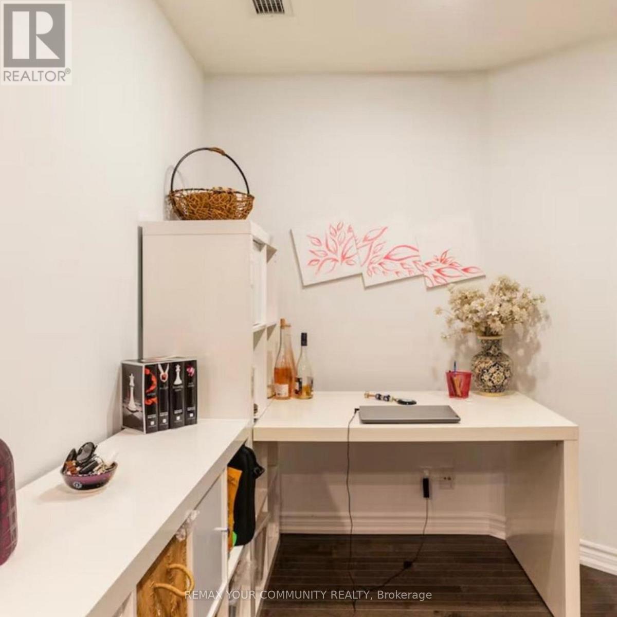 233 - 18 Harding Boulevard, Richmond Hill, Ontario  L4C 0T3 - Photo 11 - N12846018