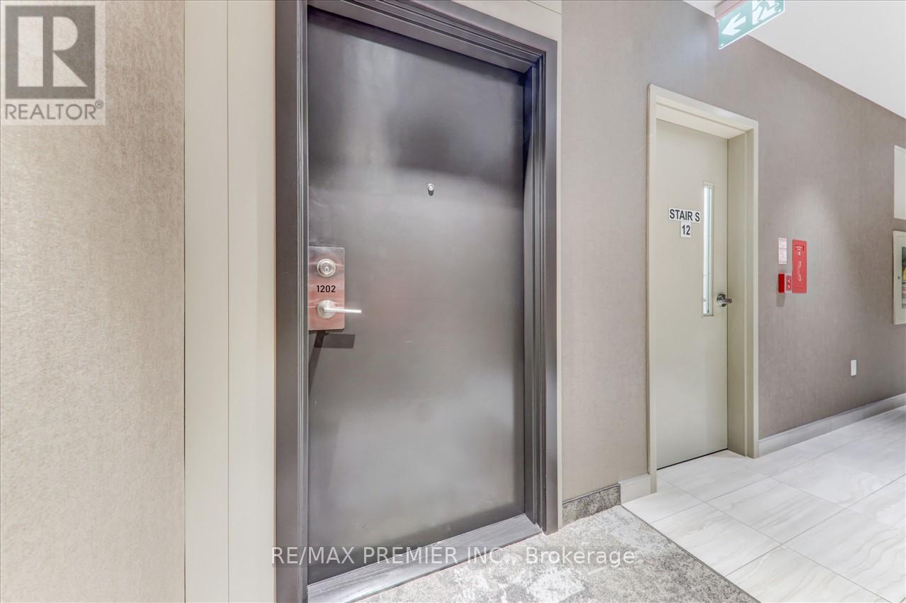 1202 - 10 Honeycrisp Street, Vaughan (Vaughan Corporate Centre), Ontario  L4K 5Z8 - Photo 6 - N12846074