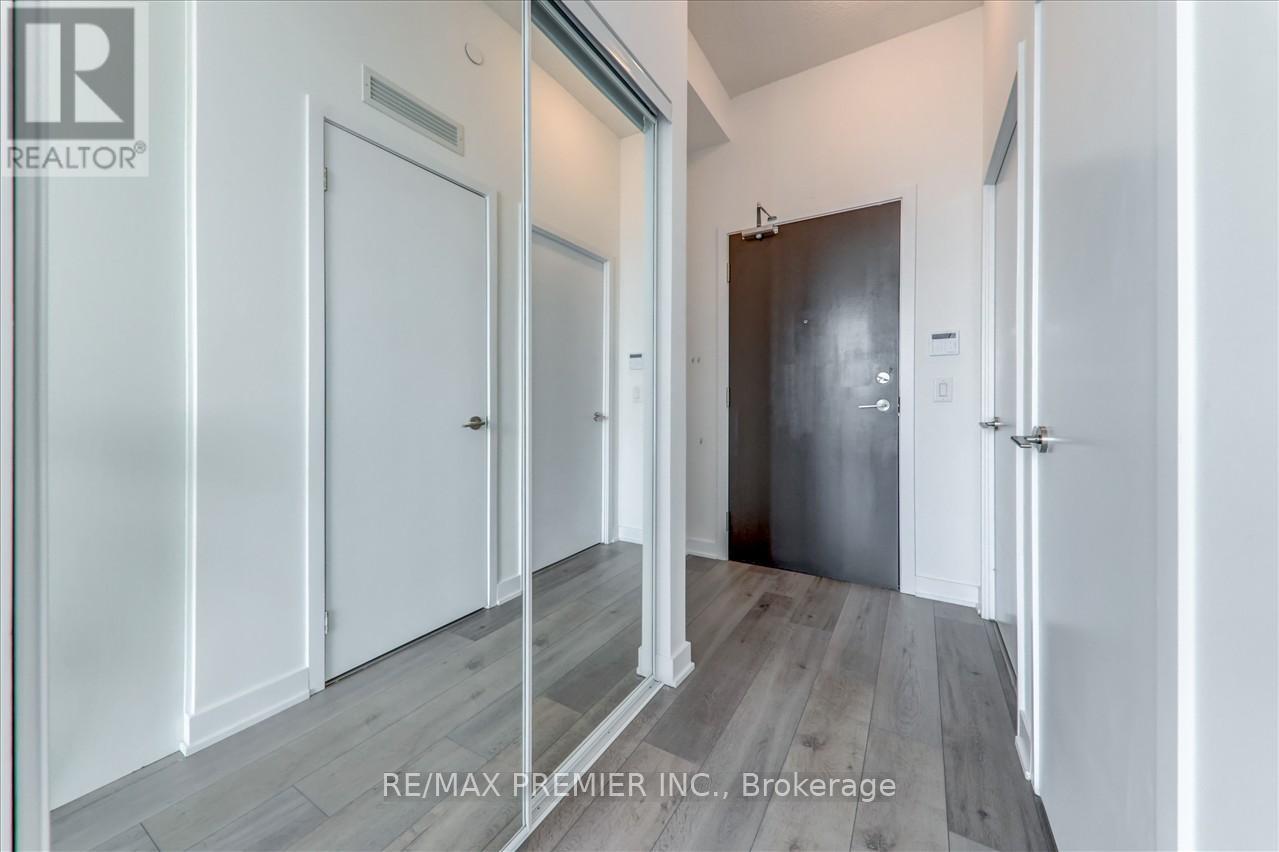 1202 - 10 Honeycrisp Street, Vaughan (Vaughan Corporate Centre), Ontario  L4K 5Z8 - Photo 9 - N12846074