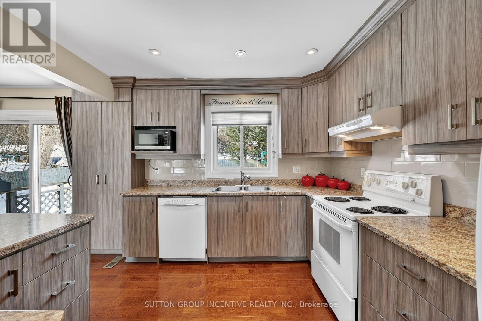 230 Edgehill Drive, Barrie (Letitia Heights), Ontario  L4N 7X1 - Photo 7 - S12846062