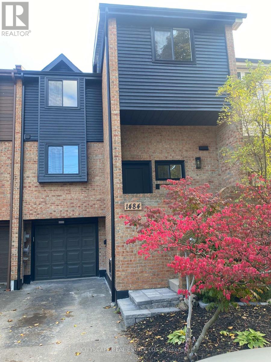 1484 Credit Woodlands Court, Mississauga, Ontario  L5C 3J5 - Photo 50 - W12845816