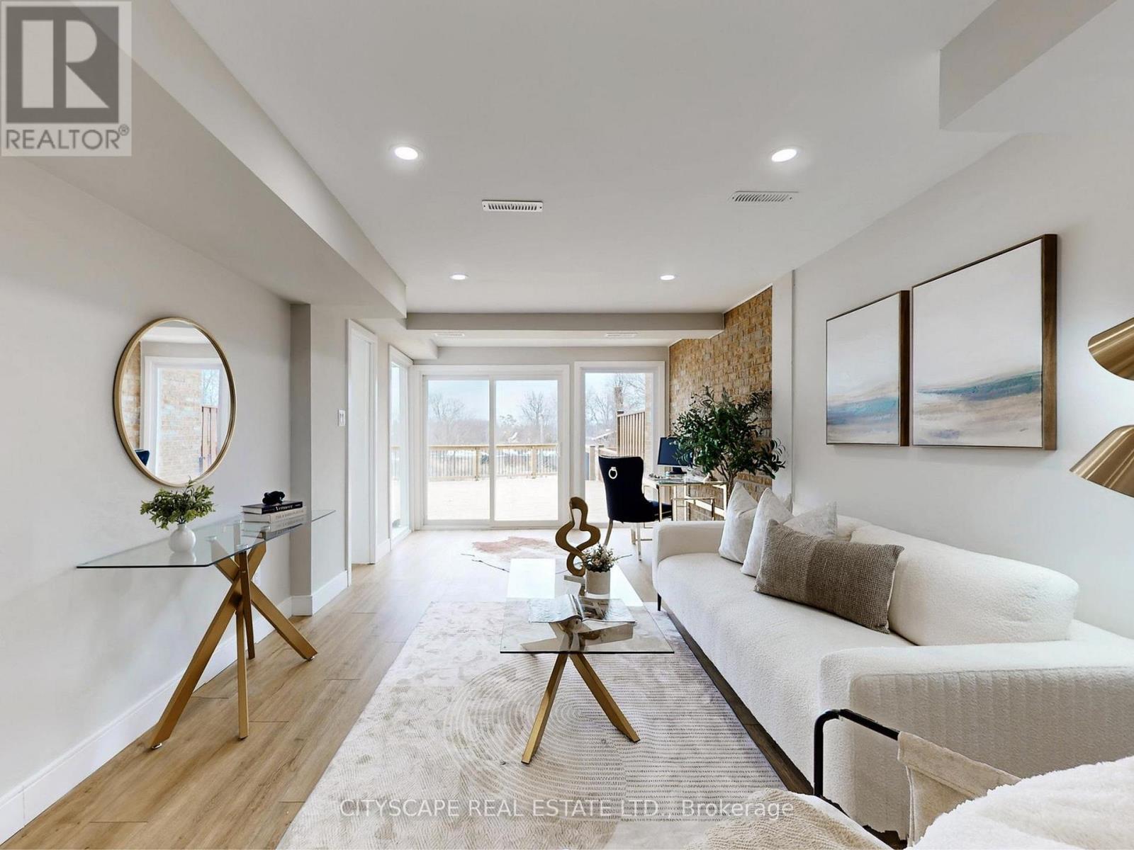 1484 Credit Woodlands Court, Mississauga, Ontario  L5C 3J5 - Photo 27 - W12845816