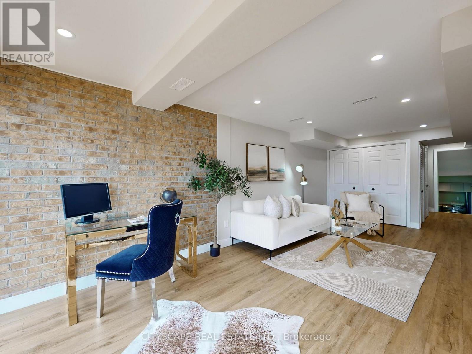 1484 Credit Woodlands Court, Mississauga, Ontario  L5C 3J5 - Photo 28 - W12845816