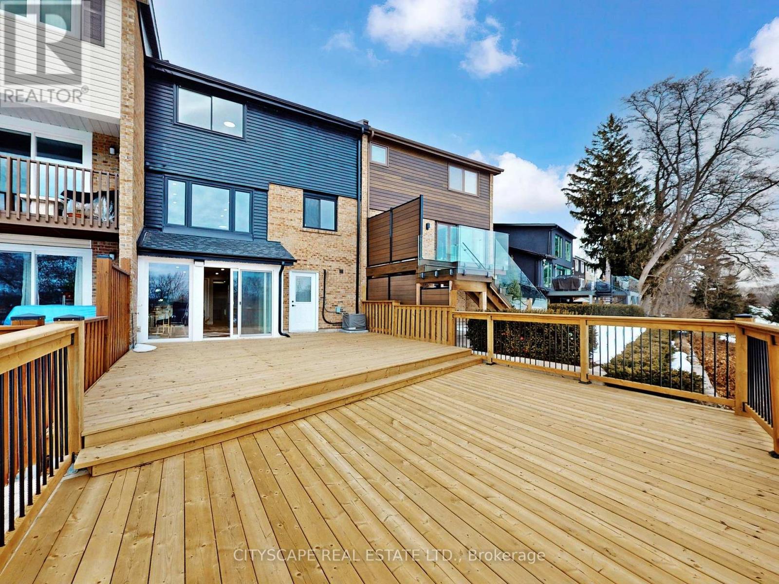 1484 Credit Woodlands Court, Mississauga, Ontario  L5C 3J5 - Photo 37 - W12845816