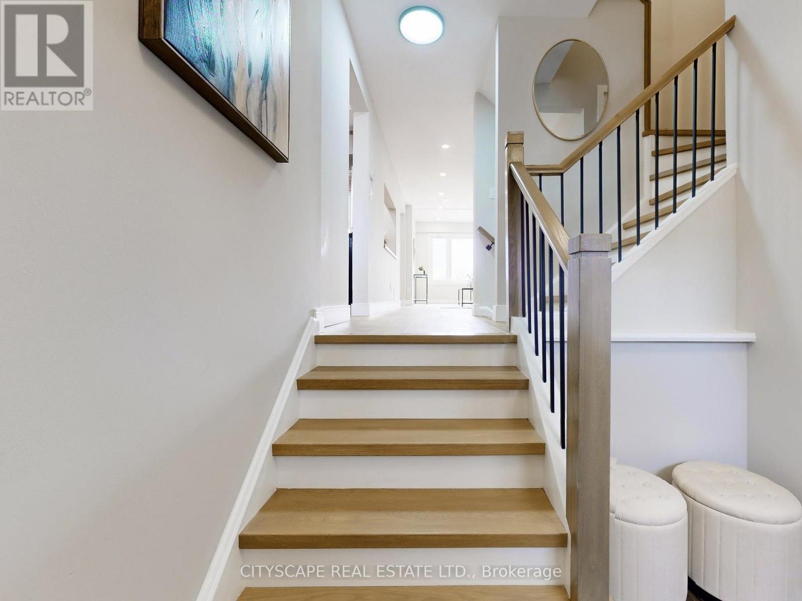 1484 Credit Woodlands Court, Mississauga, Ontario  L5C 3J5 - Photo 15 - W12845816