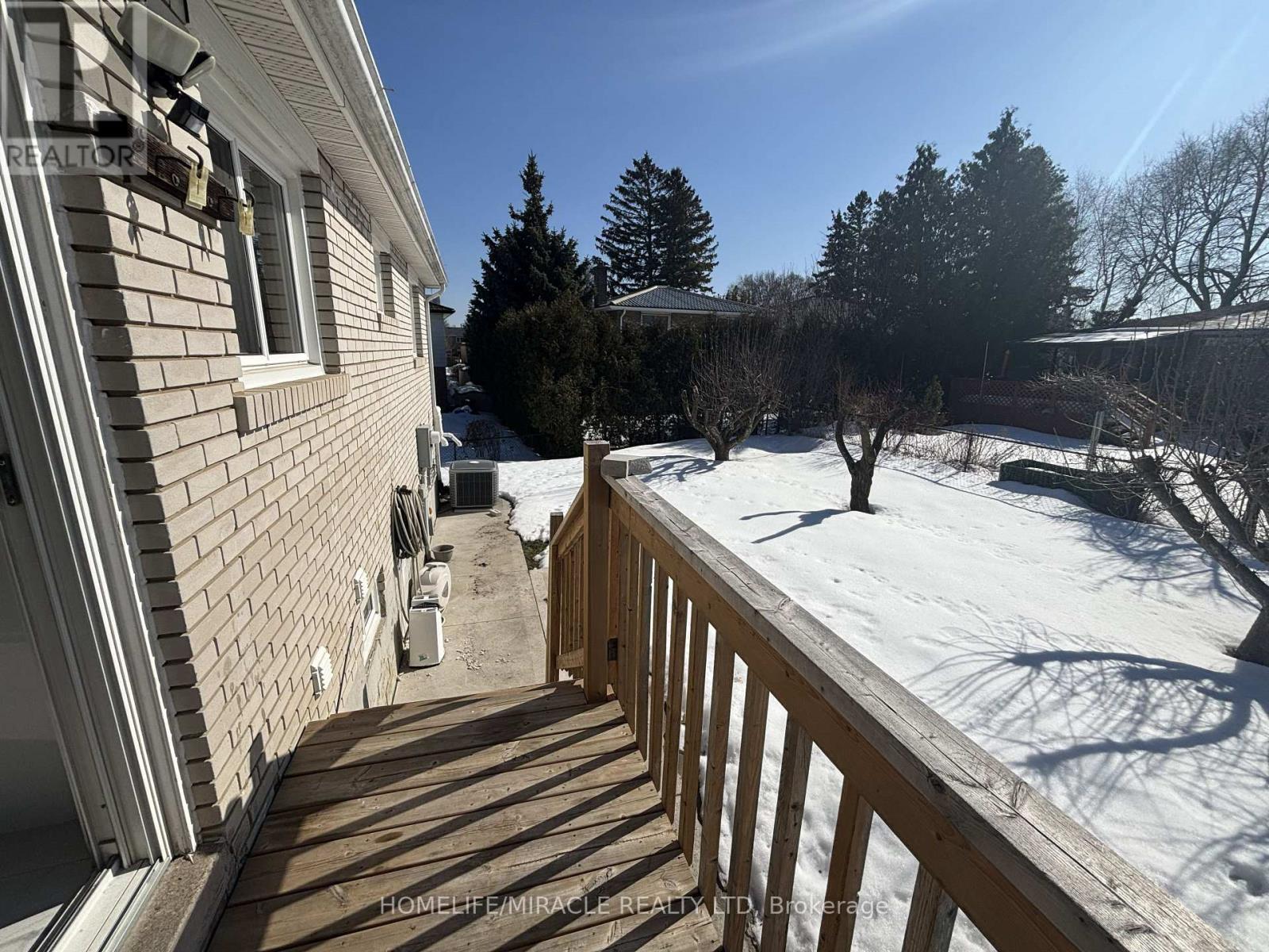 Main - 219 Mcmurchy Avenue, Brampton, Ontario  L6Y 1Z2 - Photo 3 - W12754276