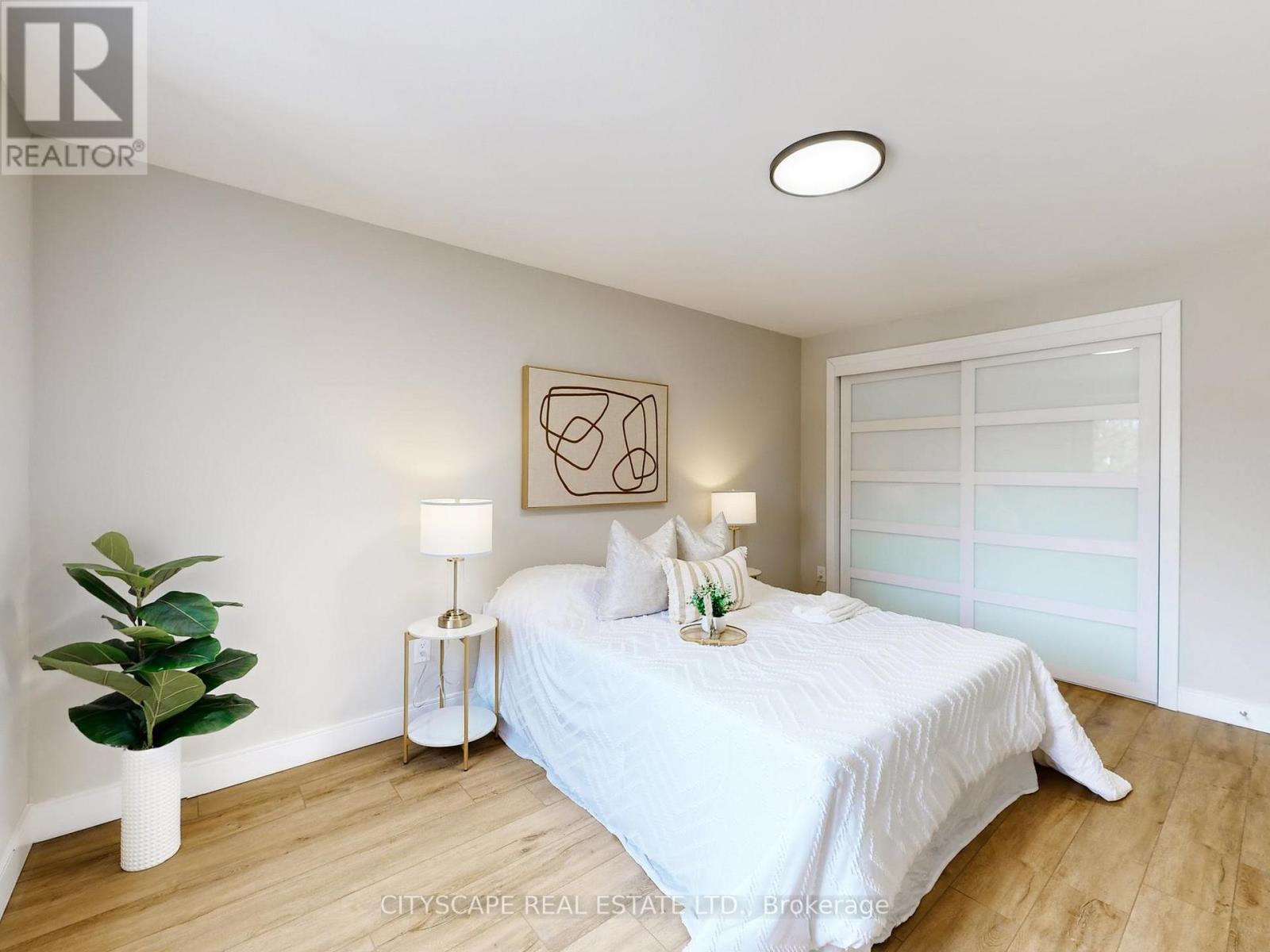 1484 Credit Woodlands Court, Mississauga, Ontario  L5C 3J5 - Photo 22 - W12845816