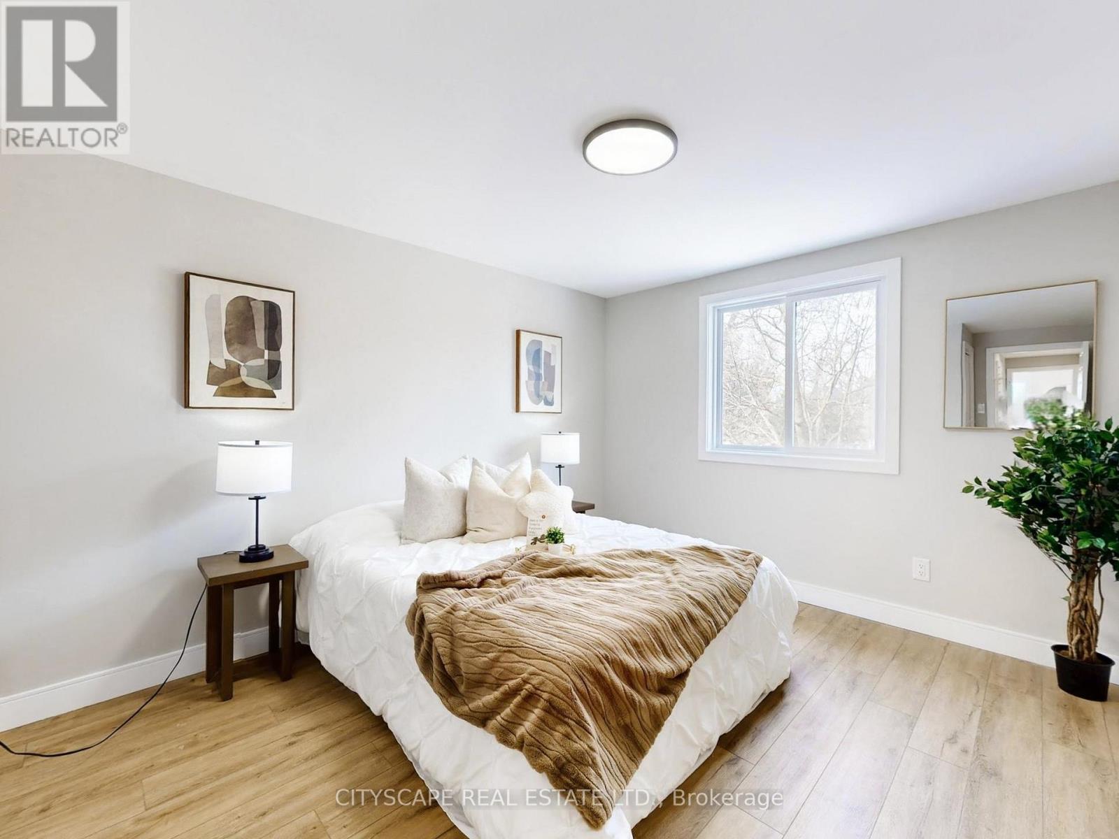 1484 Credit Woodlands Court, Mississauga, Ontario  L5C 3J5 - Photo 23 - W12845816