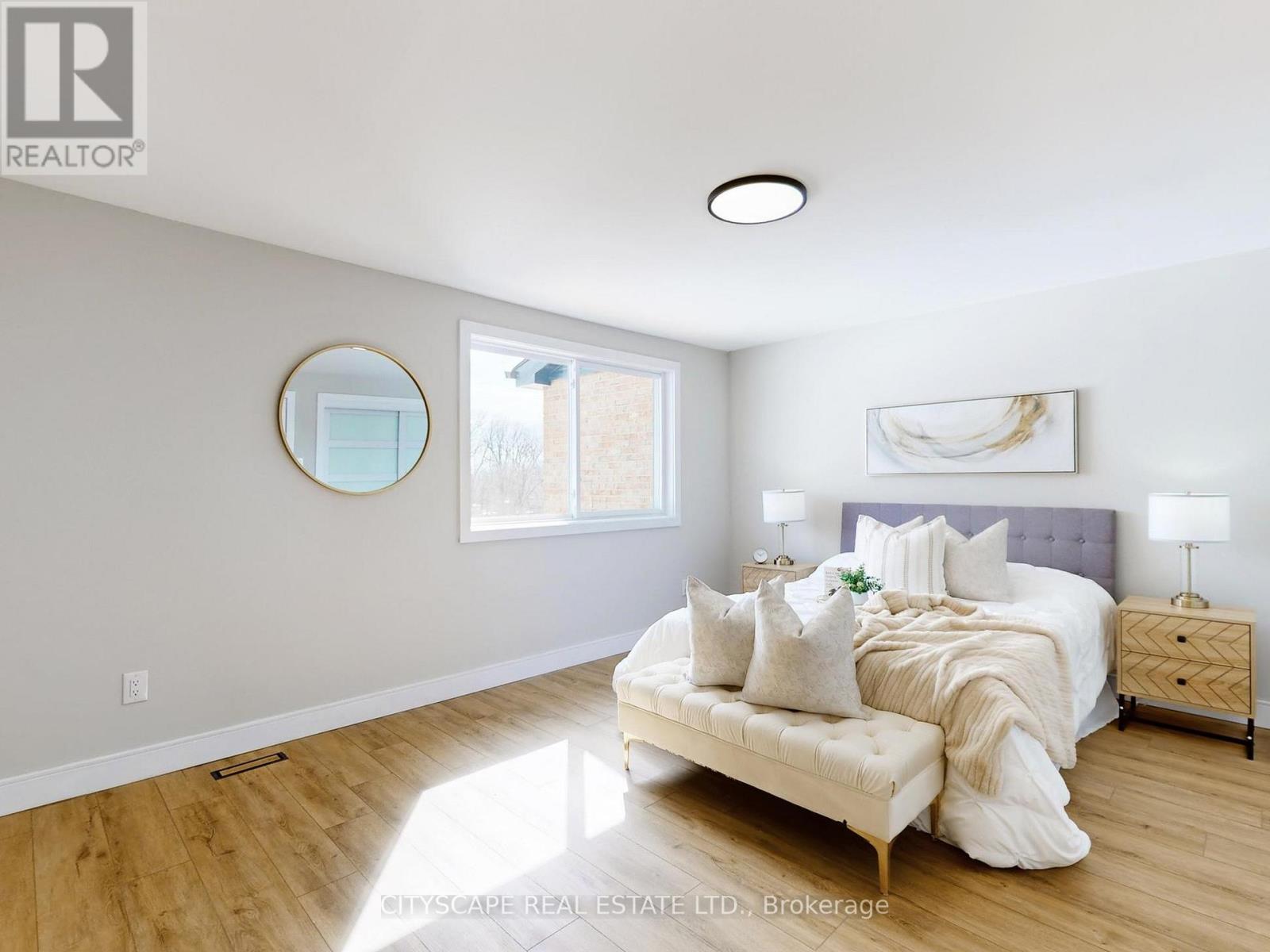 1484 Credit Woodlands Court, Mississauga, Ontario  L5C 3J5 - Photo 17 - W12845816