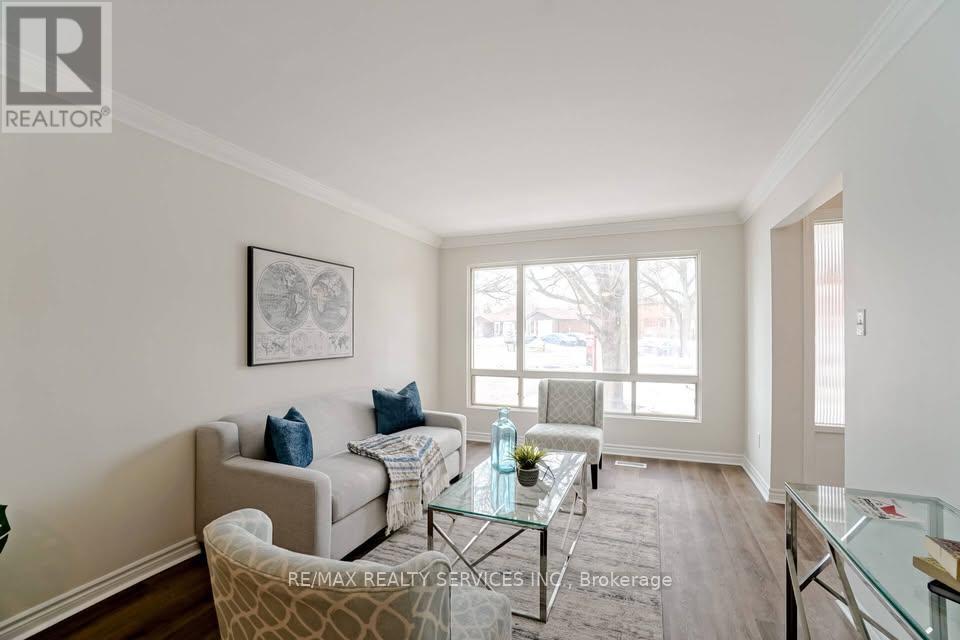 70 Montjoy Crescent, Brampton, Ontario  L6S 3E7 - Photo 3 - W12845906