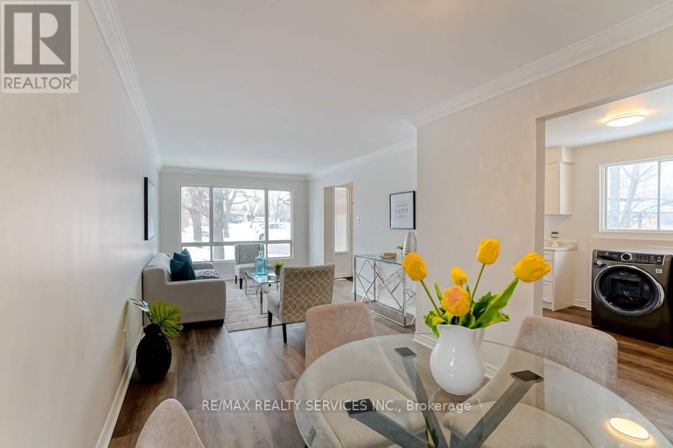 70 Montjoy Crescent, Brampton, Ontario  L6S 3E7 - Photo 6 - W12845906