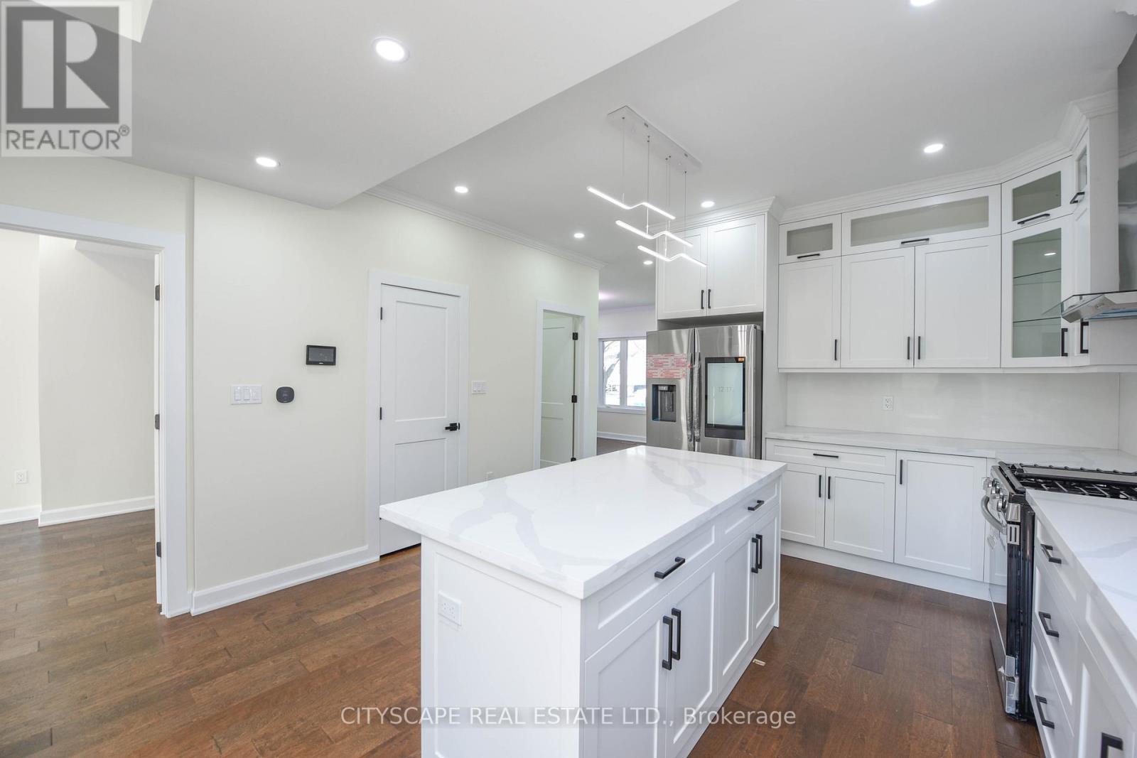 3134 MERRIT AVENUE N, Mississauga, Ontario