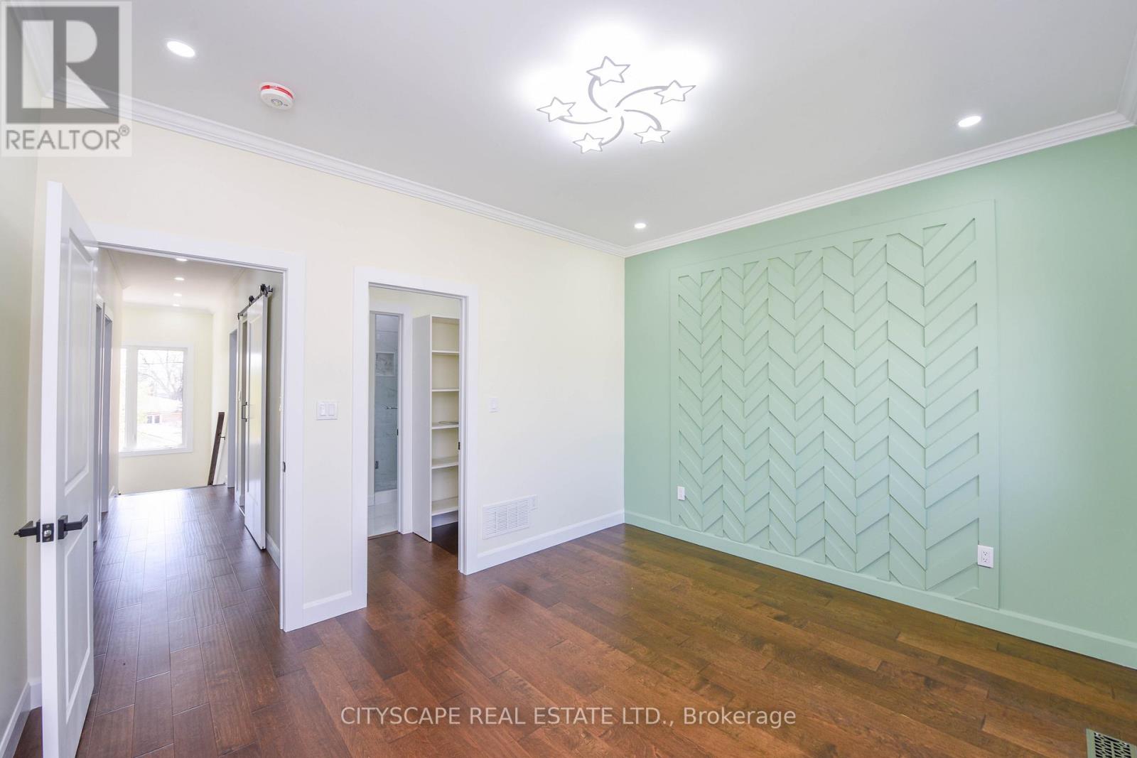 3134 Merrit Avenue N, Mississauga, Ontario  L4T 1P3 - Photo 13 - W12845914