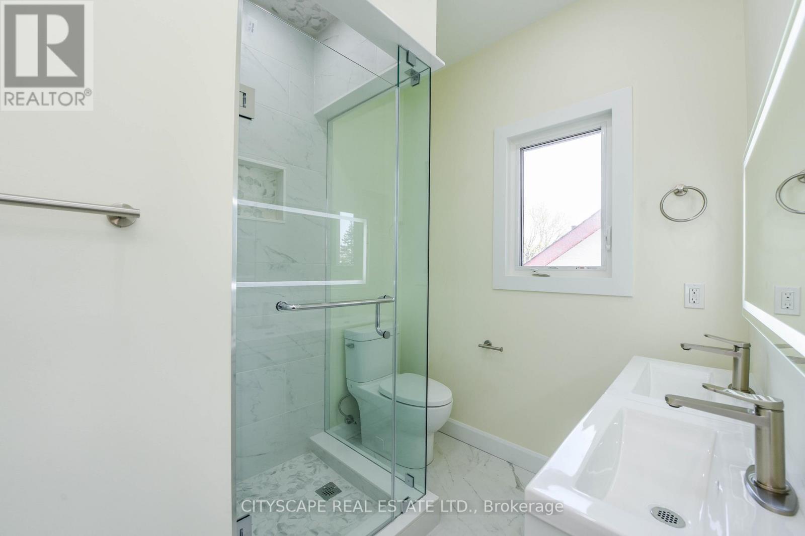 3134 Merrit Avenue N, Mississauga, Ontario  L4T 1P3 - Photo 14 - W12845914