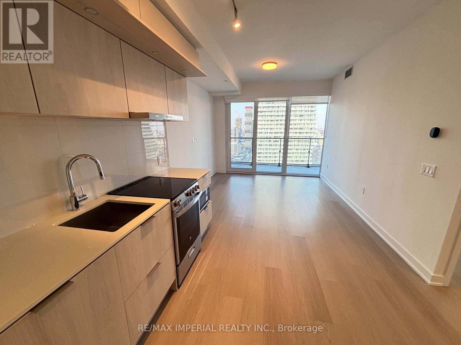 3406 - 448 Burnhamthorpe Road W, Mississauga, Ontario  L5B 4M6 - Photo 1 - W12845916