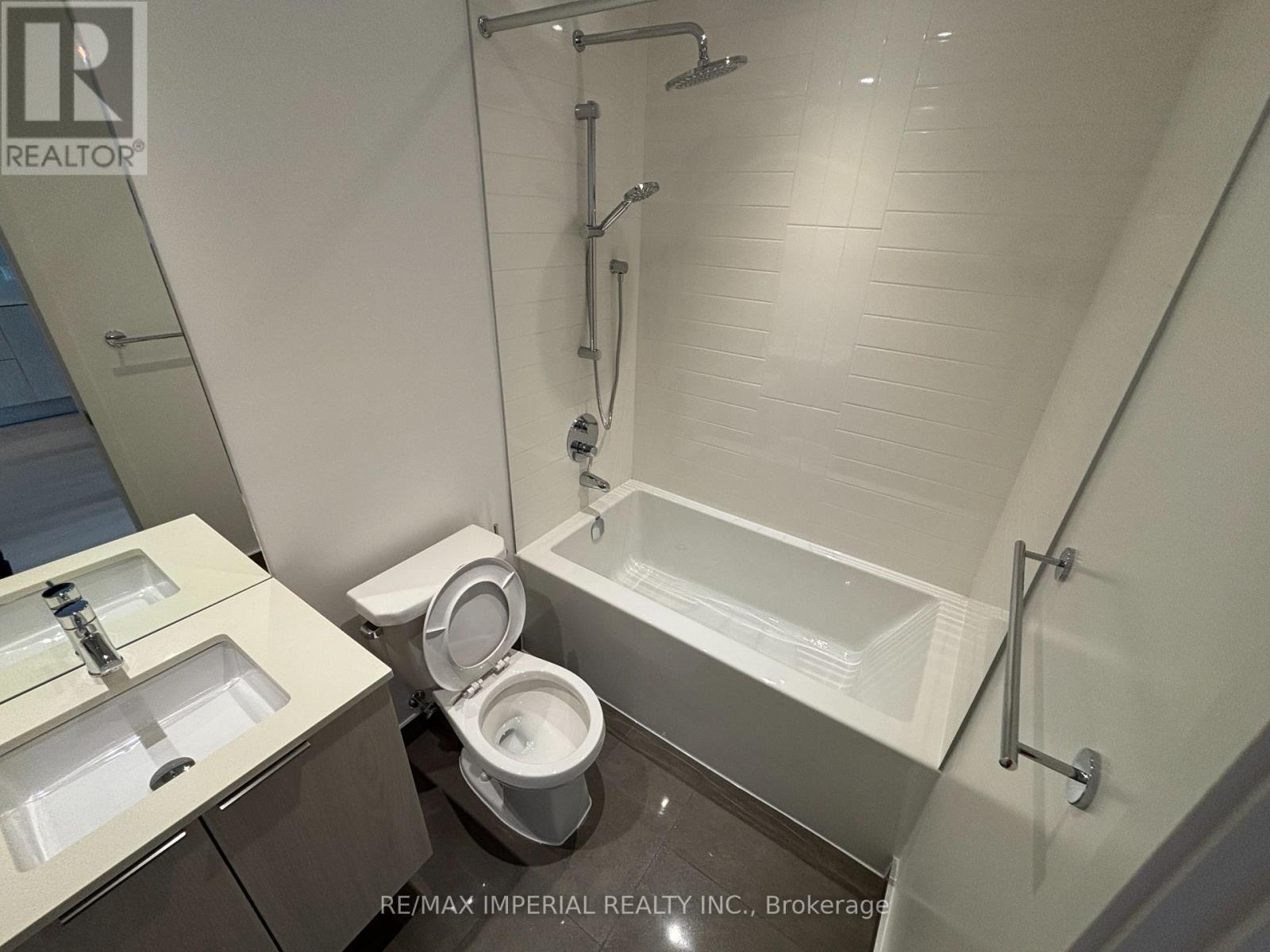 3406 - 448 Burnhamthorpe Road W, Mississauga, Ontario  L5B 4M6 - Photo 16 - W12845916