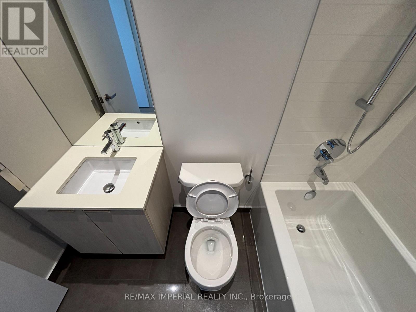 3406 - 448 Burnhamthorpe Road W, Mississauga, Ontario  L5B 4M6 - Photo 17 - W12845916