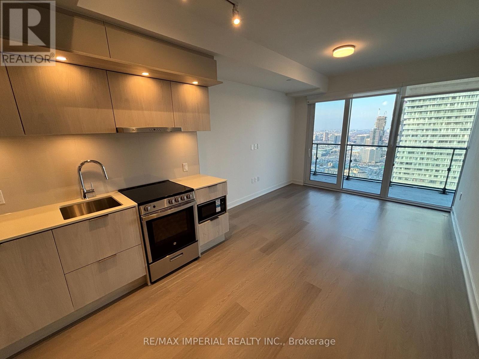 3406 - 448 Burnhamthorpe Road W, Mississauga, Ontario  L5B 4M6 - Photo 3 - W12845916