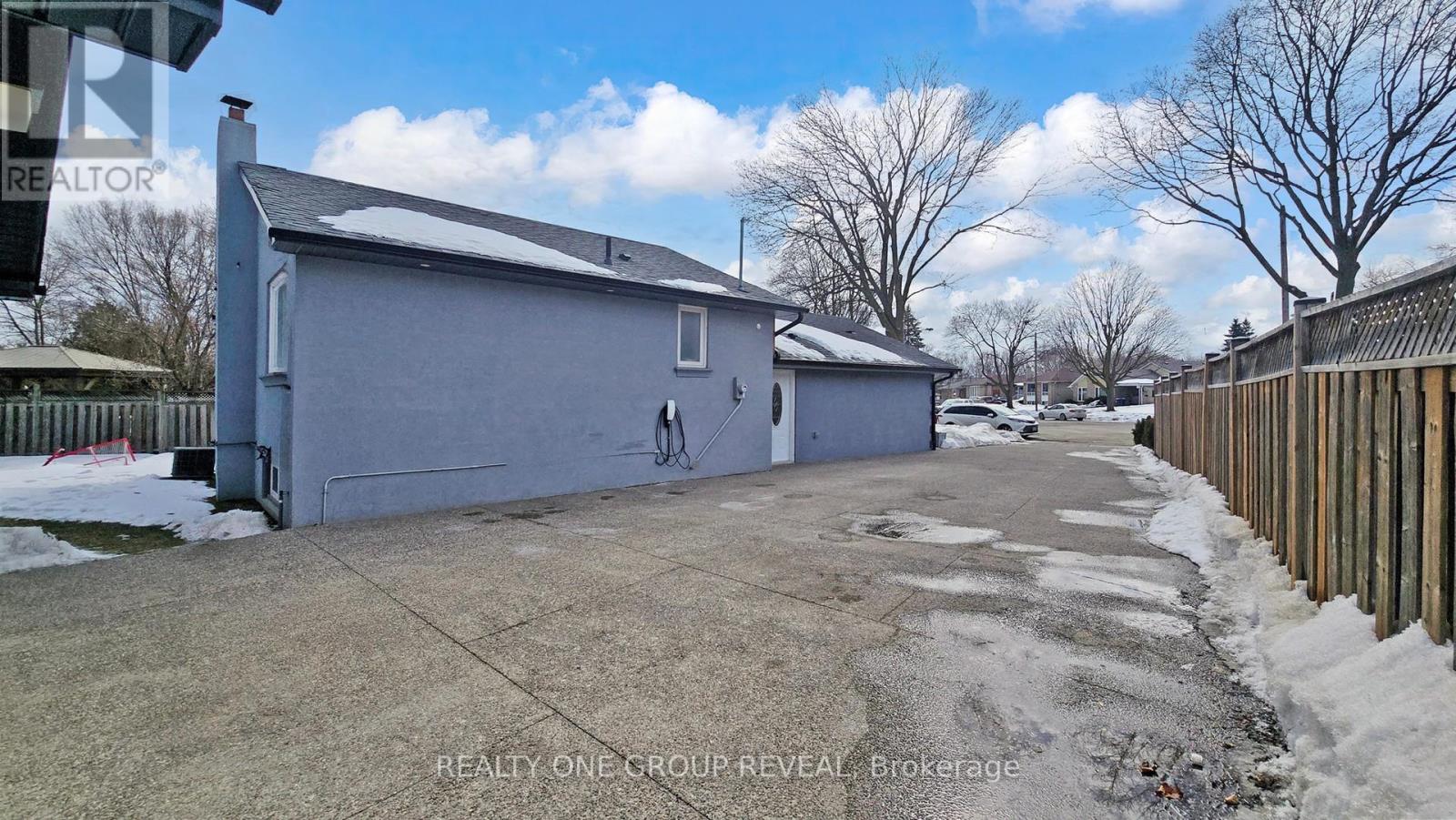 5 Jenson Court, Toronto, Ontario  M9W 4P3 - Photo 41 - W12845924