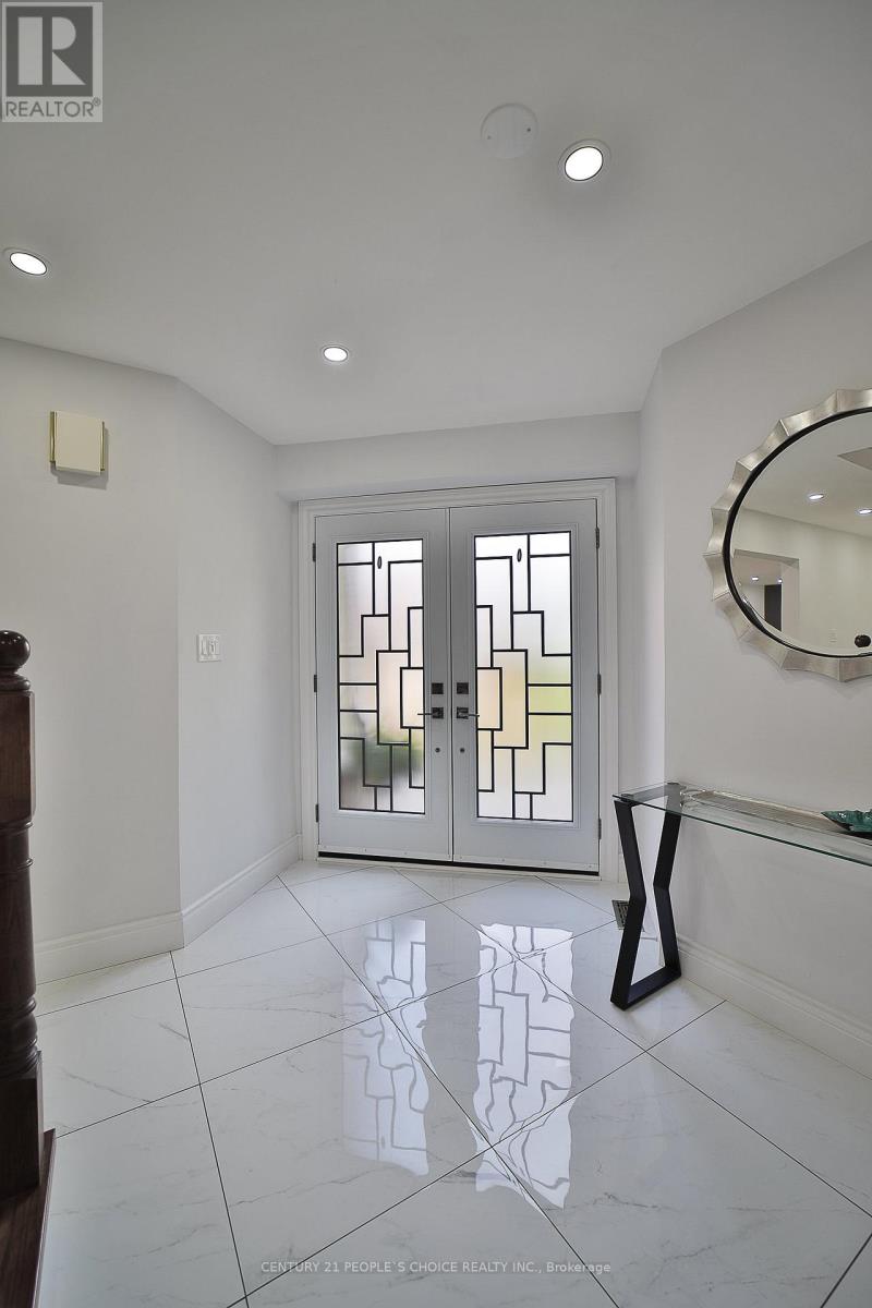 3596 Nutcracker Drive, Mississauga, Ontario  L5N 6G1 - Photo 4 - W12845998