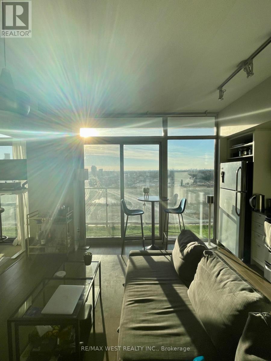 1805 - 105 The Queensway Avenue W, Toronto, Ontario  M6S 5B5 - Photo 4 - W12846016