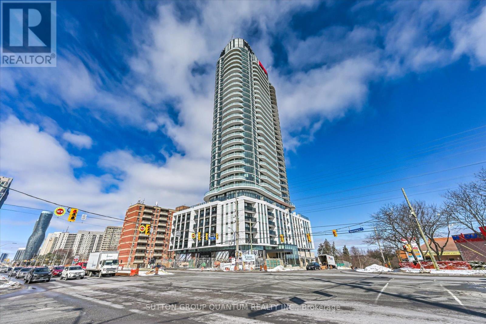 1701 - 1 Fairview Road E, Mississauga, Ontario  L5A 0B4 - Photo 1 - W12846056