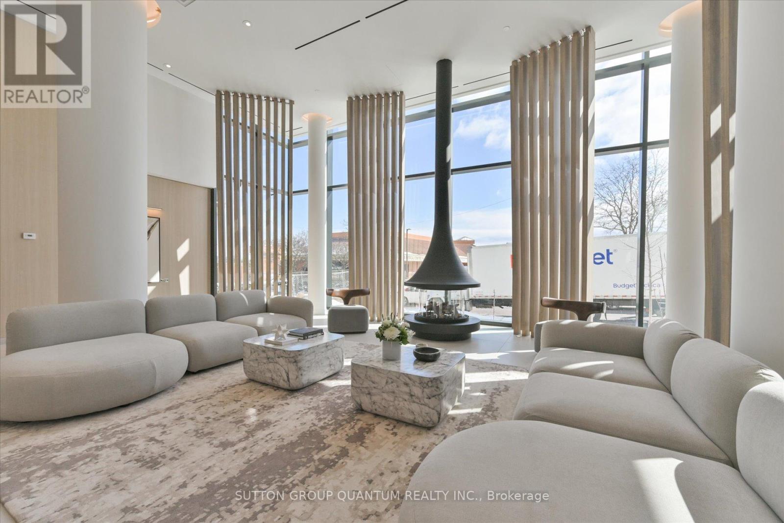 1701 - 1 Fairview Road E, Mississauga, Ontario  L5A 0B4 - Photo 2 - W12846056