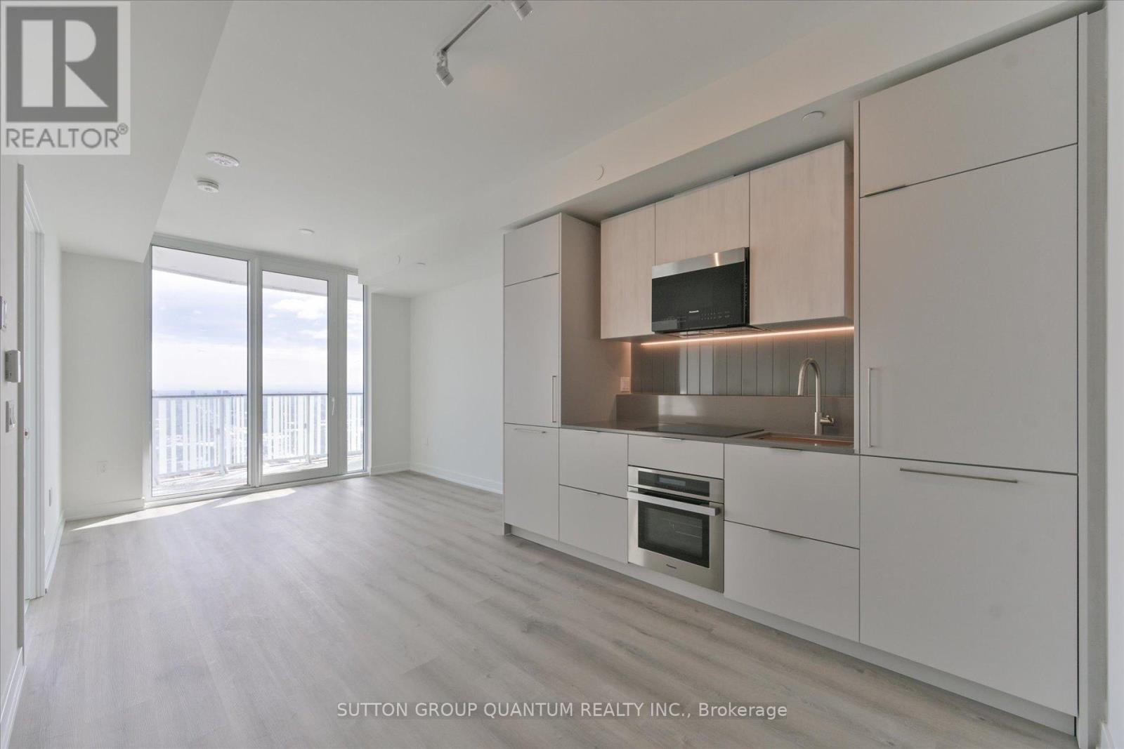 1701 - 1 Fairview Road E, Mississauga, Ontario  L5A 0B4 - Photo 4 - W12846056