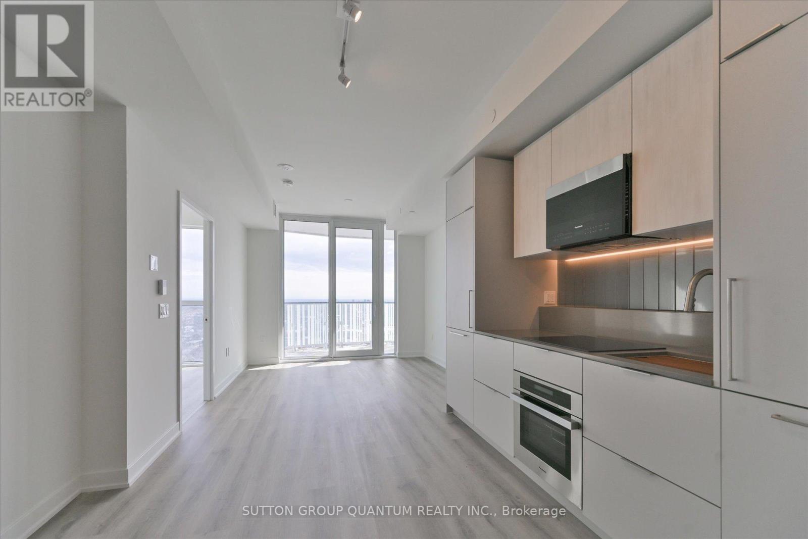 1701 - 1 Fairview Road E, Mississauga, Ontario  L5A 0B4 - Photo 5 - W12846056