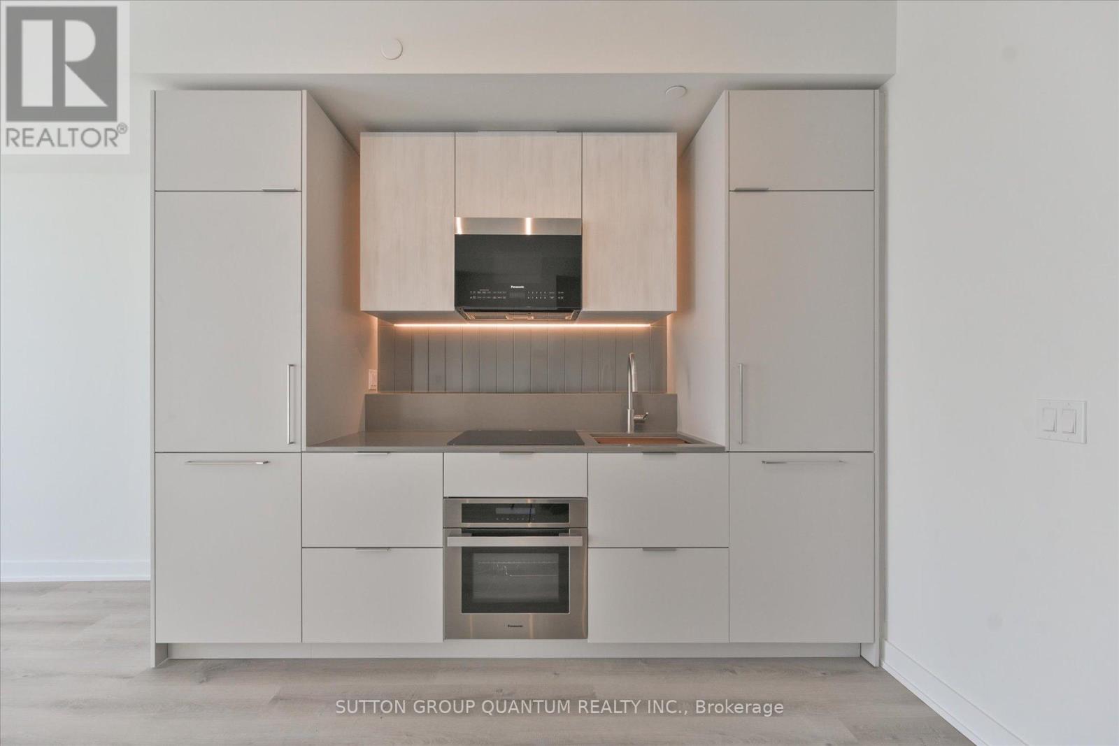 1701 - 1 Fairview Road E, Mississauga, Ontario  L5A 0B4 - Photo 7 - W12846056