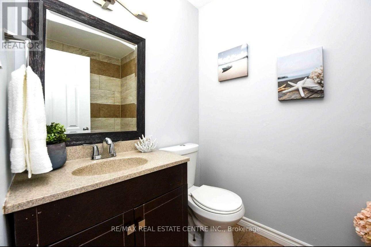 47 Corby Cres - Main Crescent, Brampton, Ontario  L6Y 1H3 - Photo 12 - W12846066