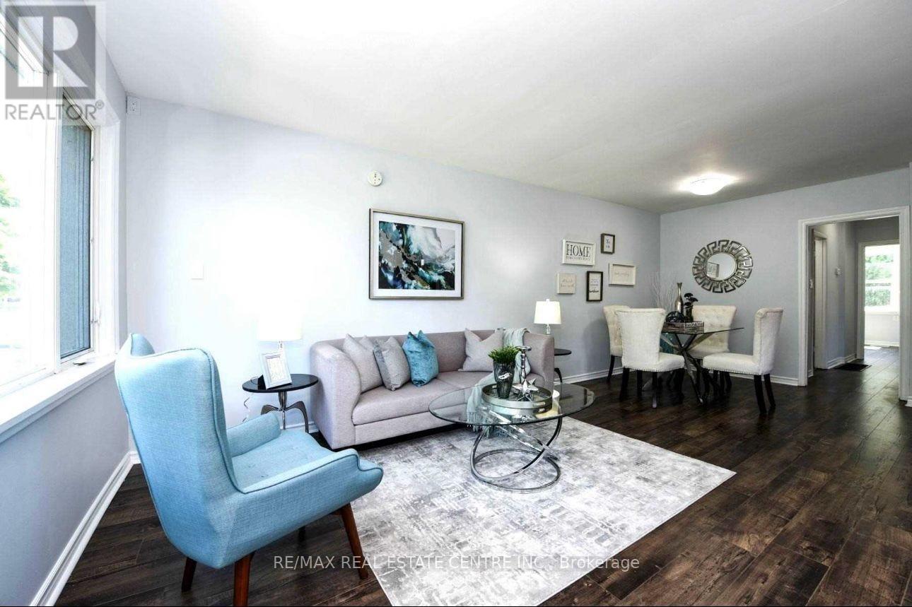 47 Corby Cres - Main Crescent, Brampton, Ontario  L6Y 1H3 - Photo 2 - W12846066