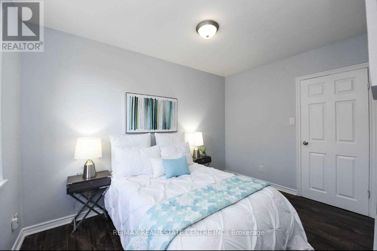 47 Corby Cres - Main Crescent, Brampton, Ontario  L6Y 1H3 - Photo 7 - W12846066