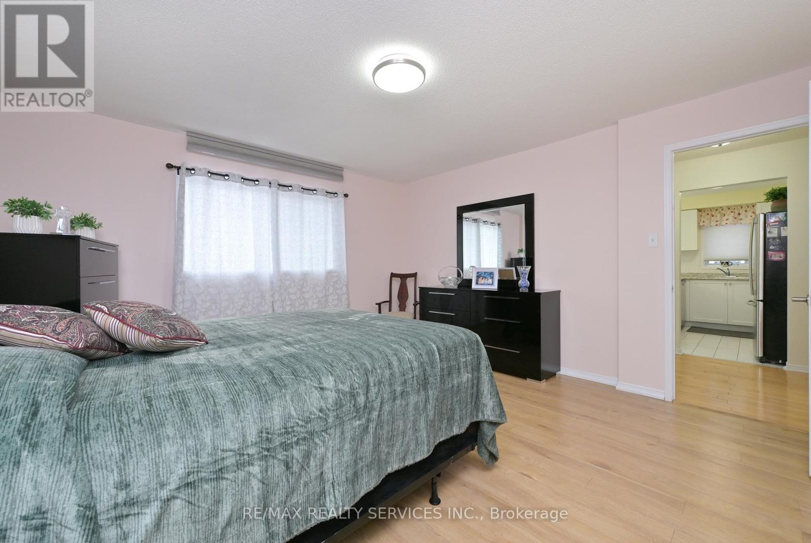 83 Summerfield Crescent, Brampton, Ontario  L6X 4L2 - Photo 15 - W12846070