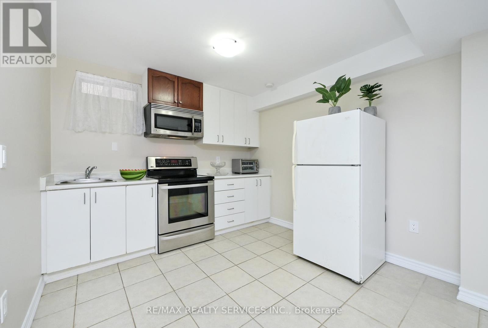 83 Summerfield Crescent, Brampton, Ontario  L6X 4L2 - Photo 22 - W12846070