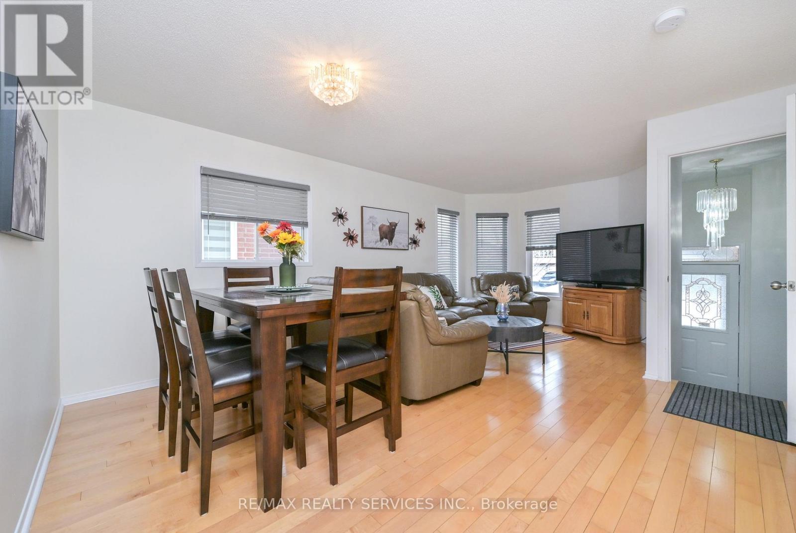 83 Summerfield Crescent, Brampton, Ontario  L6X 4L2 - Photo 8 - W12846070