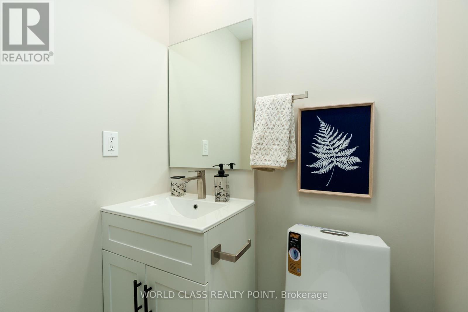 4272 Sawmill Valley Drive, Mississauga, Ontario  L5L 3M9 - Photo 12 - W12846072