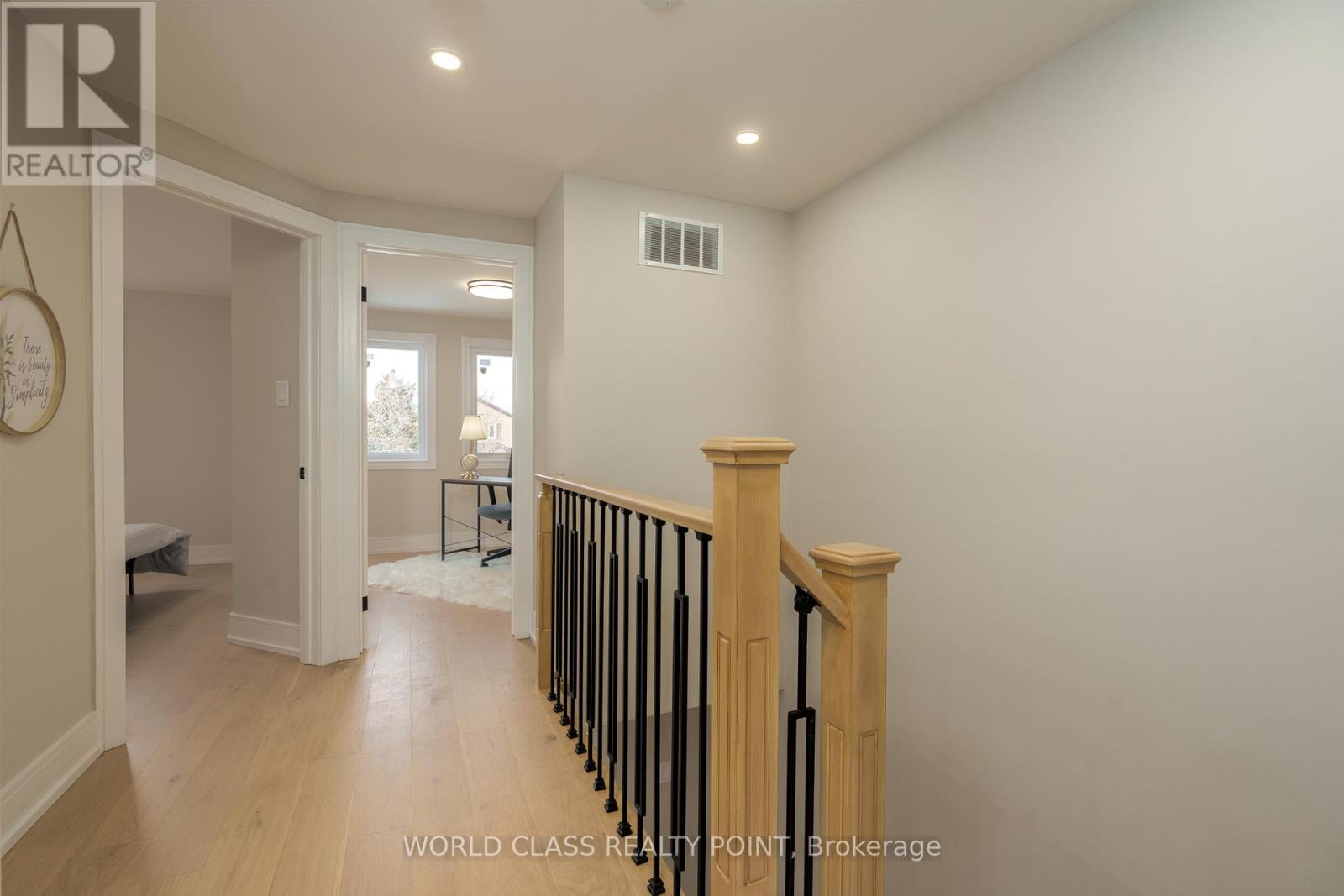 4272 Sawmill Valley Drive, Mississauga, Ontario  L5L 3M9 - Photo 13 - W12846072