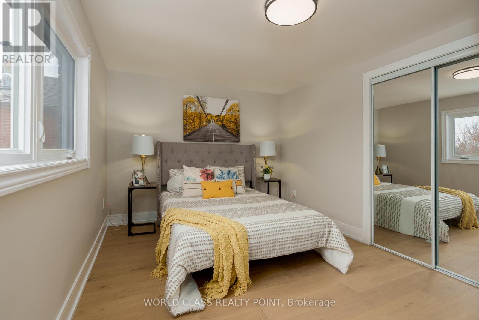 4272 Sawmill Valley Drive, Mississauga, Ontario  L5L 3M9 - Photo 18 - W12846072