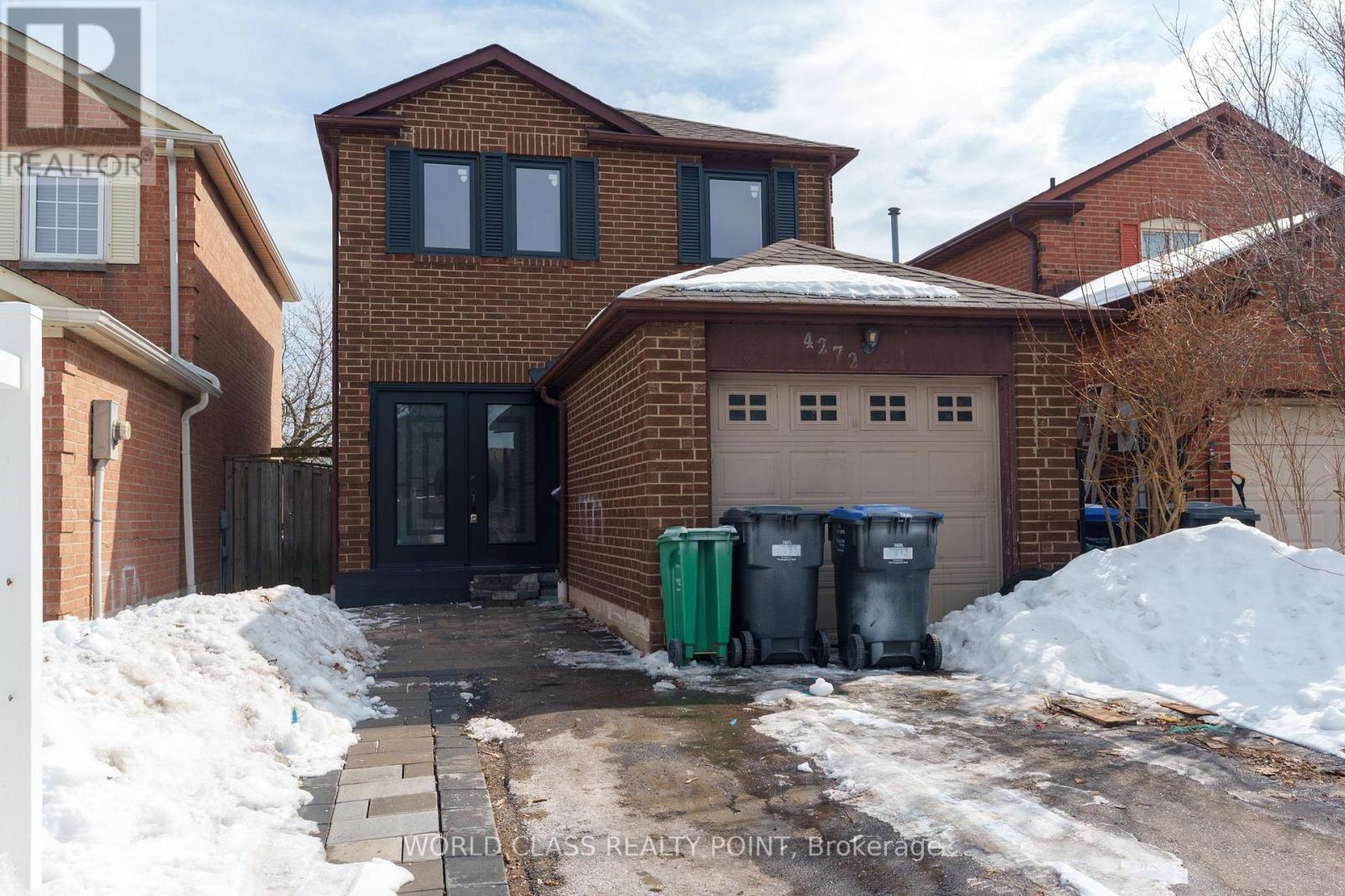 4272 Sawmill Valley Drive, Mississauga, Ontario  L5L 3M9 - Photo 2 - W12846072