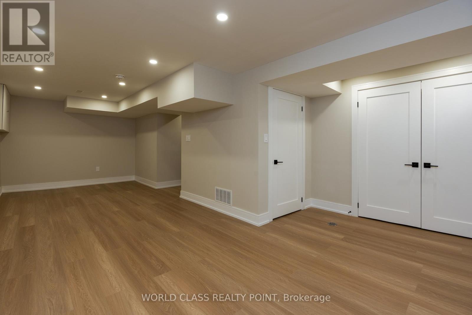 4272 Sawmill Valley Drive, Mississauga, Ontario  L5L 3M9 - Photo 20 - W12846072