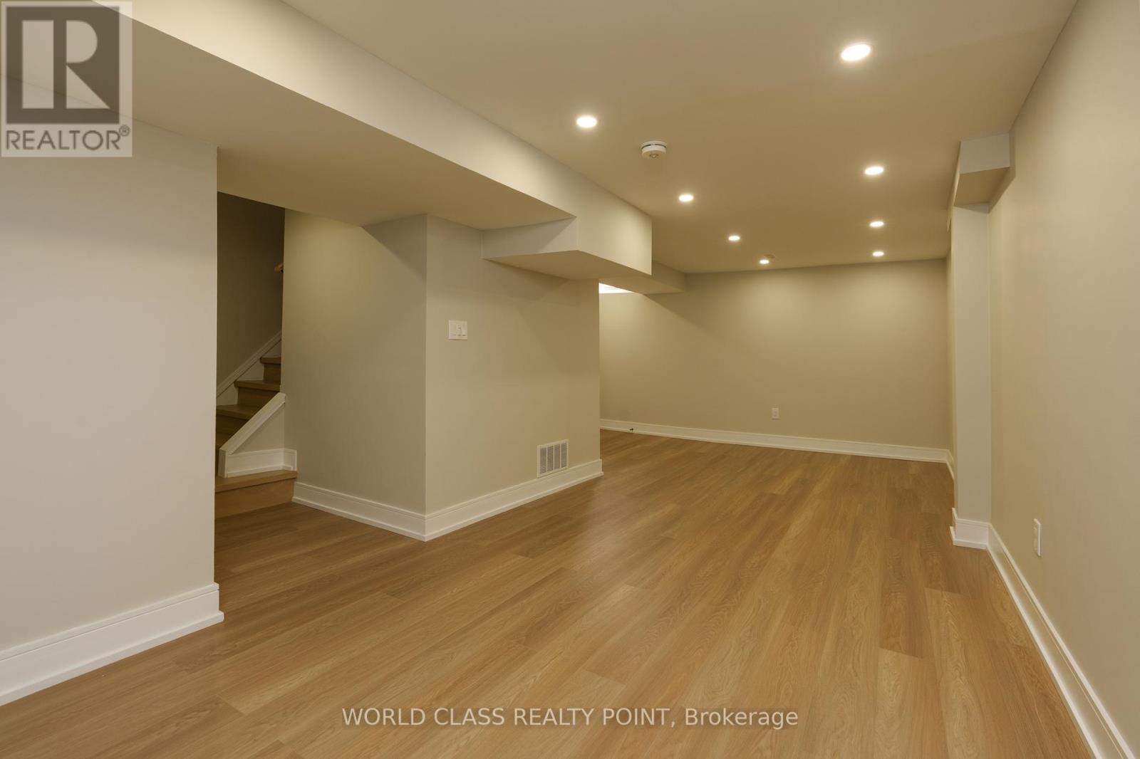 4272 Sawmill Valley Drive, Mississauga, Ontario  L5L 3M9 - Photo 21 - W12846072