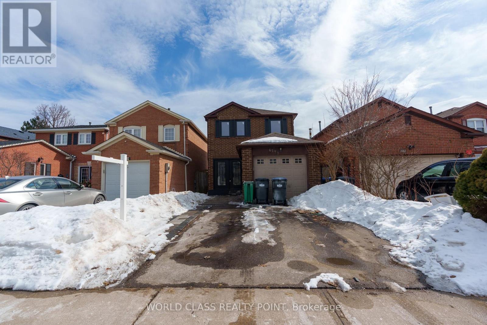 4272 Sawmill Valley Drive, Mississauga, Ontario  L5L 3M9 - Photo 3 - W12846072