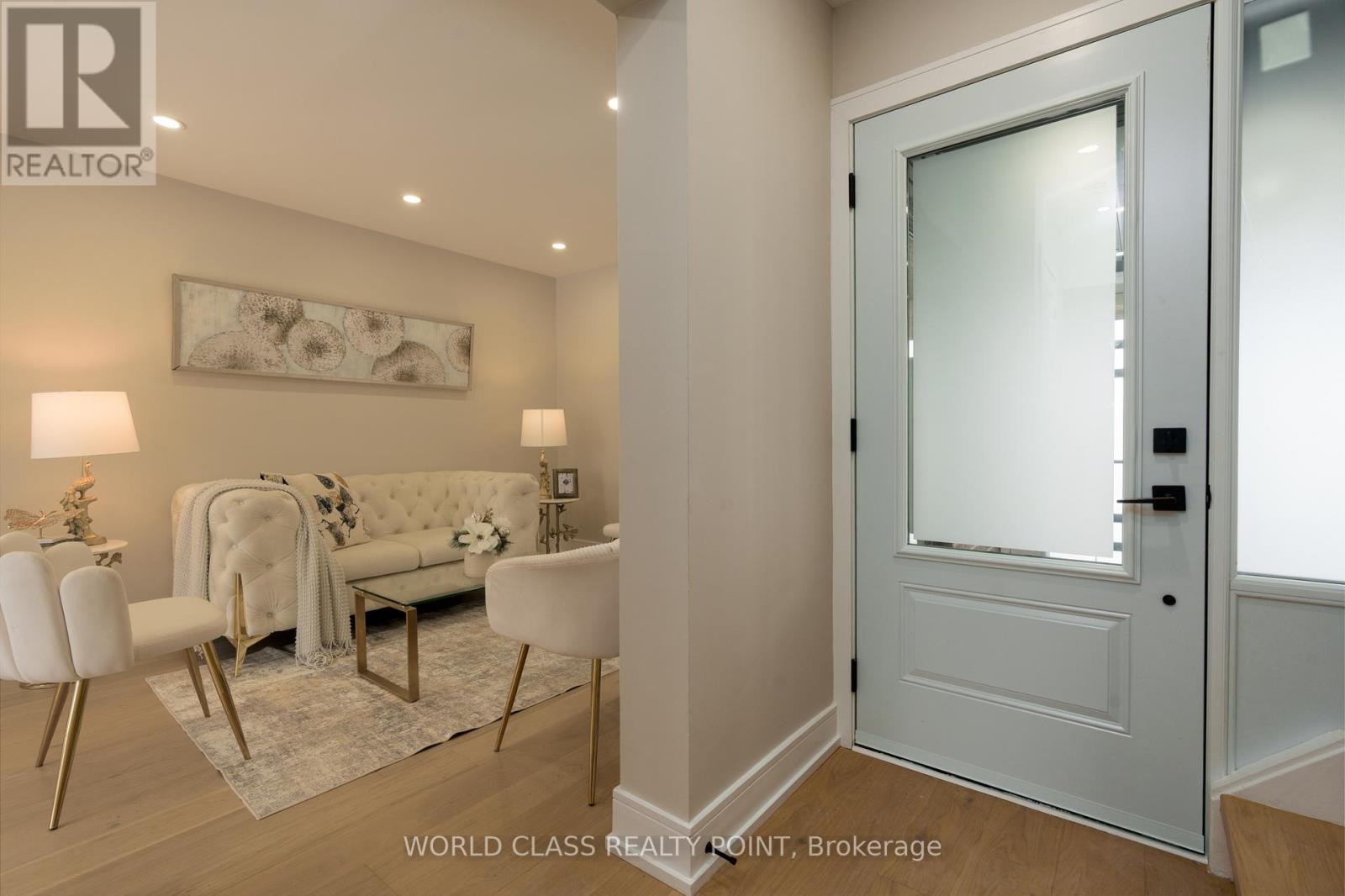 4272 Sawmill Valley Drive, Mississauga, Ontario  L5L 3M9 - Photo 6 - W12846072