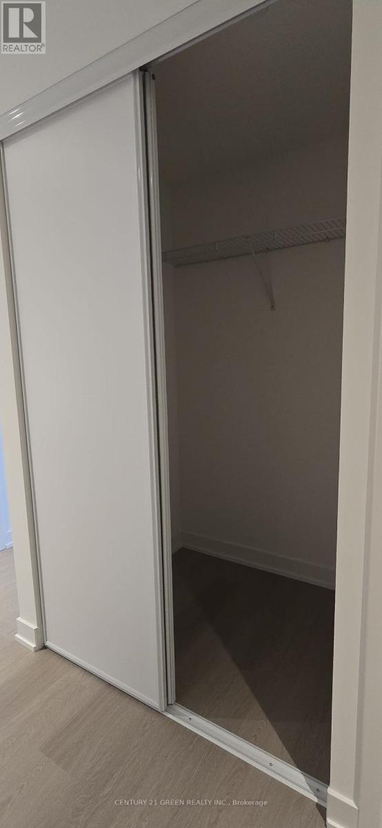 1601 - 448 Burnhamthorpe Road W, Mississauga, Ontario  L5B 4M6 - Photo 9 - W12846078