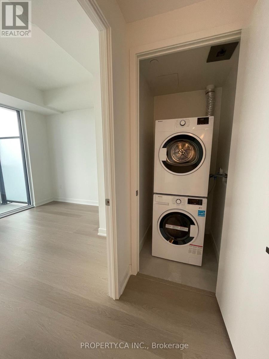 3010 - 448 Burnhamthorpe Road W, Mississauga, Ontario  L5B 0R4 - Photo 16 - W12846084