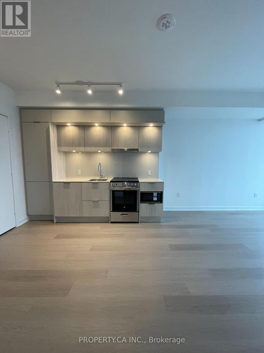 3010 - 448 Burnhamthorpe Road W, Mississauga, Ontario  L5B 0R4 - Photo 3 - W12846084