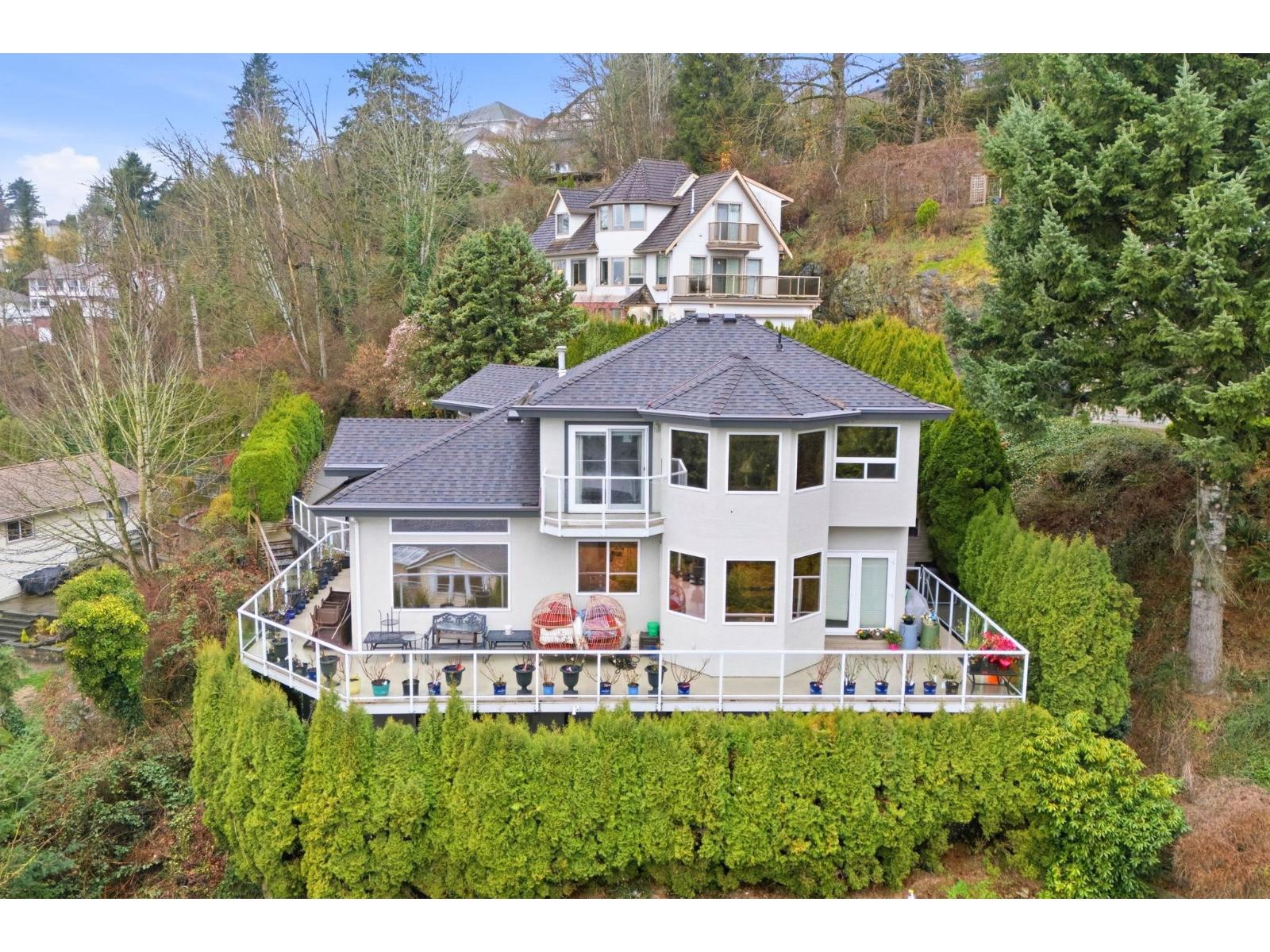 2247 2247 Mountain Drive, Abbotsford, British Columbia  V3G 1E4 - Photo 1 - R3094844